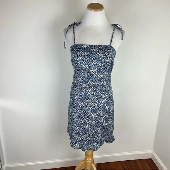 Abercrombie & Fitch Smocked Floral Mini Dress Tie Straps Size M Blue - Picture 2 of 7